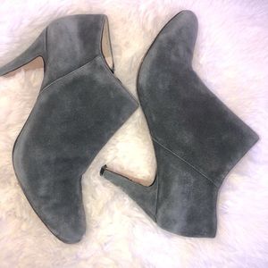 Vince Camuto Size 8 Heel Ankle Boots